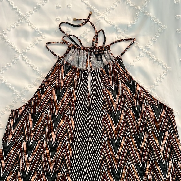 Ella Moss Tank - Picture 2 of 7